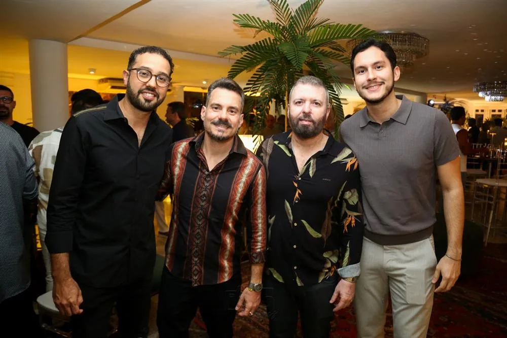 Aniversário de Élio de Angelys