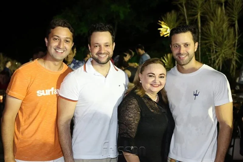Arthur, Mario Eleutério, Eliane Novaes e Daniel Eleutério