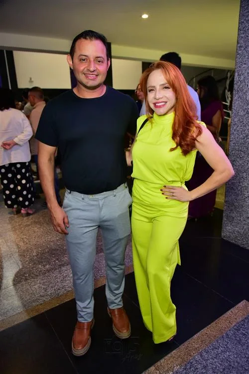 Artur Queiroz e Vitoria Fernandez