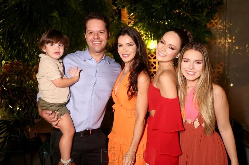 Damião Tenório, Carol Freund, Valentina e Giovana Bezerra