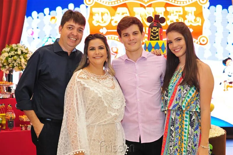 Alberto Junior, Manoela Saraiva, João Pedro Saraiva e Izabele Pedreira