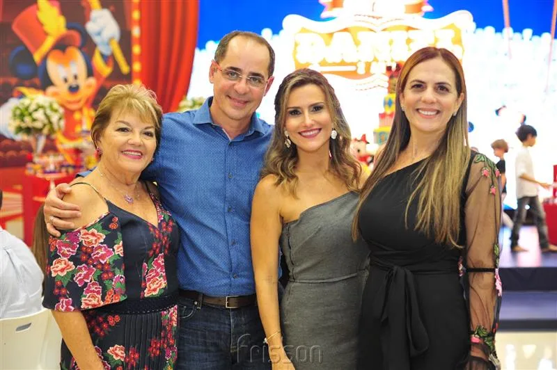 Auxiliadora Saraiva, Paulo e Camila Vieira e Isabele Munguba
