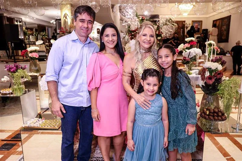 Tereza e Vitto Bittencourt, Rosângela Dias, Ana Letícia e Laís