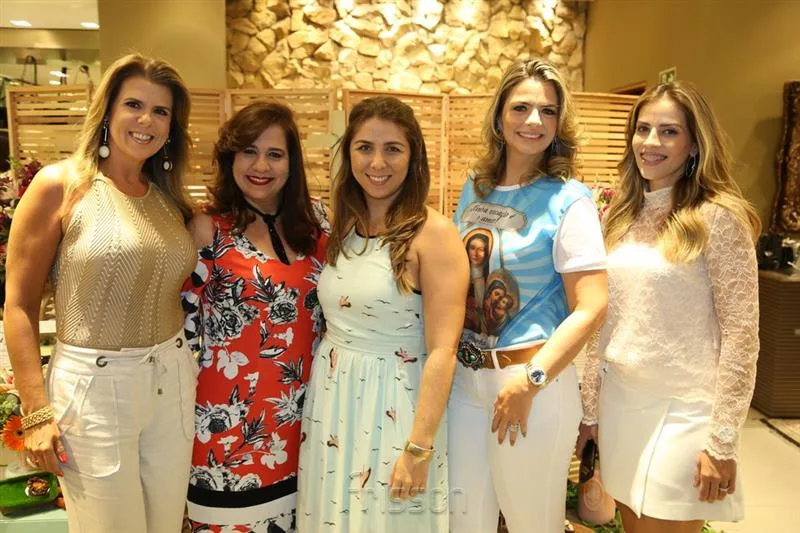 Alexandra Pinto, Martinha Assunção, Nabirra Acário, Tais Pinto e Isabel Brasil
