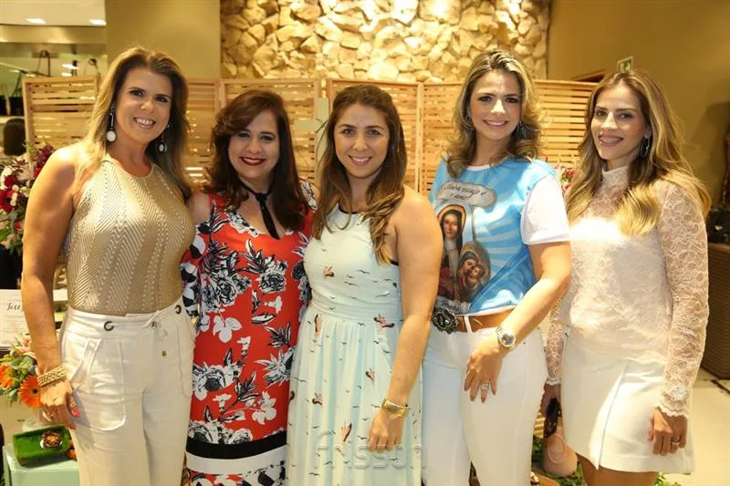Alexandra Pinto, Martinha Assunção, Nabirra Acário, Tais Pinto e Isabel Brasil