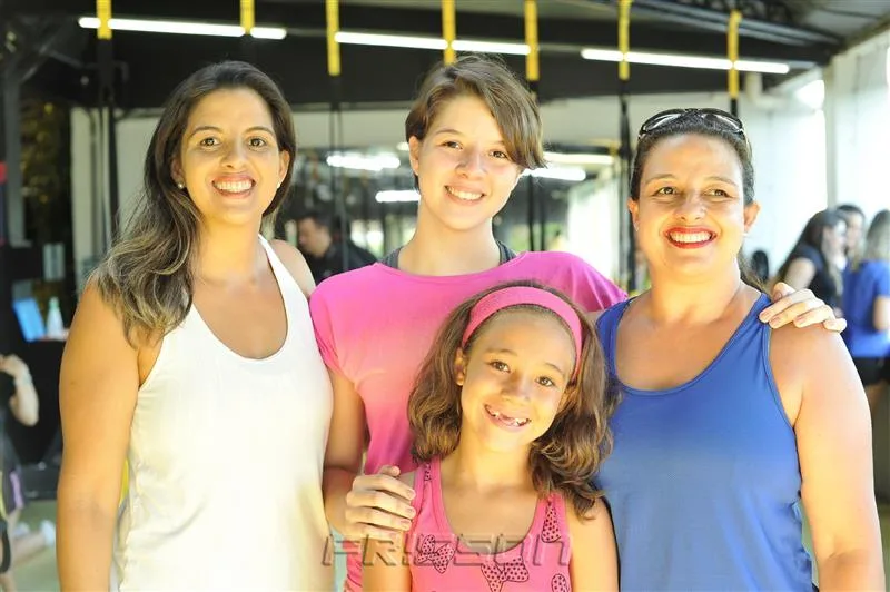 Adriana e Bruna Braga e Natália e Josineide Rodrigues