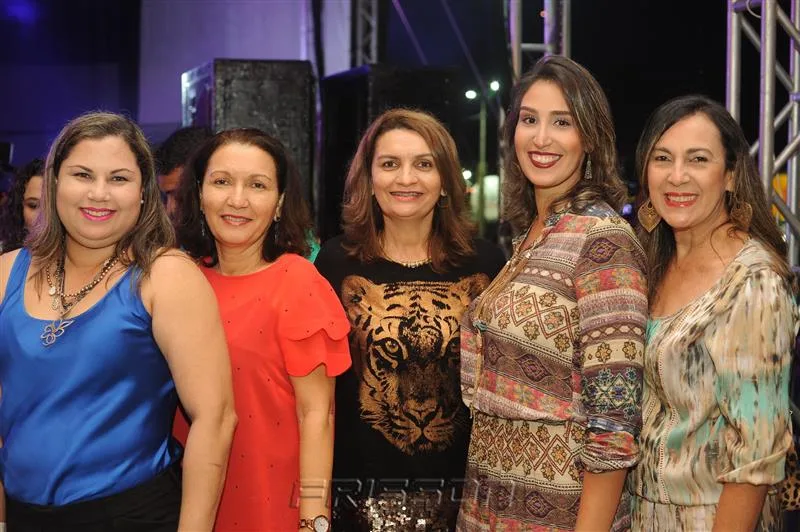 Ana Karine, Fátima Cunha, Mariana Lustosa, Renata e Simone Trajano