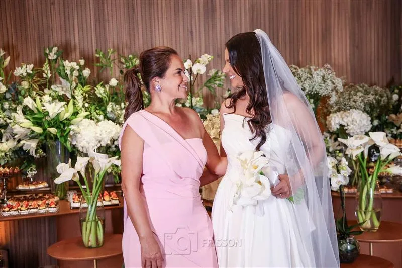 Adrian e Eduarda Lopes