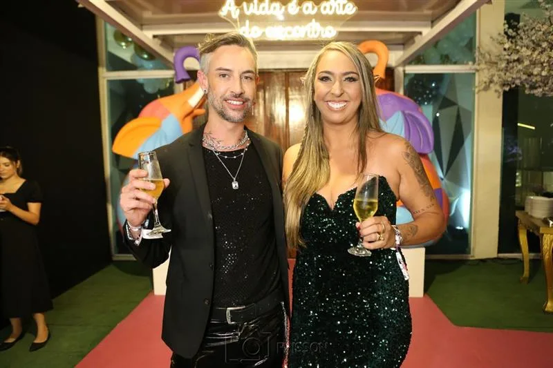 Chico Zinnek e Stefanys Lins