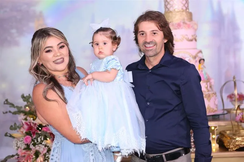 Ana, Mariana e Rodrigo Lima