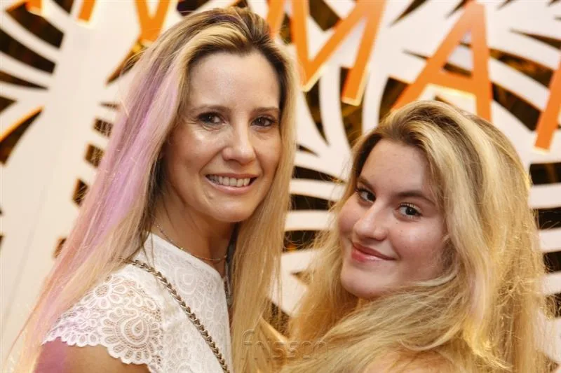 Carla e Larah Fernandes