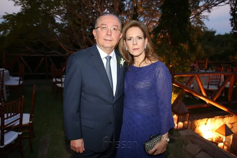 Antonio José e Flávia Melo