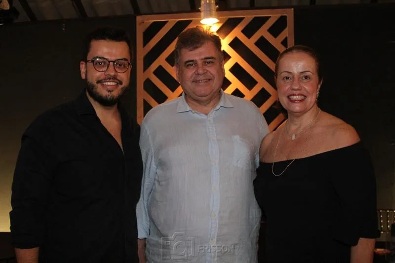 Bruno, Marcos e Isabel Gomide