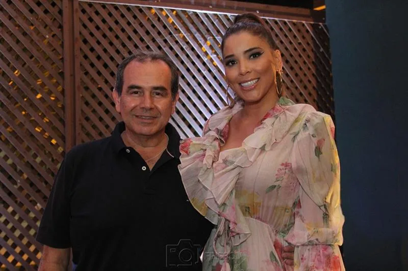 Fabio Ambrósio e Niara Meireles