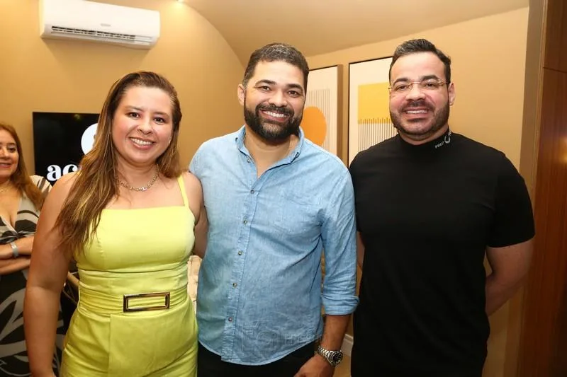 Camila Ximenes, Jacob Stevenson e Rodrigo Bona