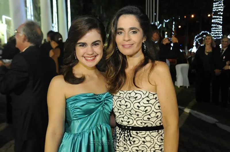 Beatriz e Cláudia Viana Mota