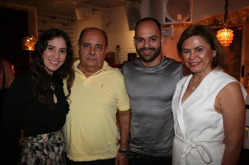Caroline Ximenes, Paulo Linhares, Paulo e Raimunda Ximenes