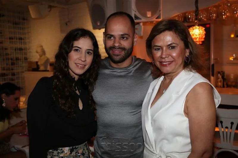 Caroline, Paulo e Raimunda Ximenes