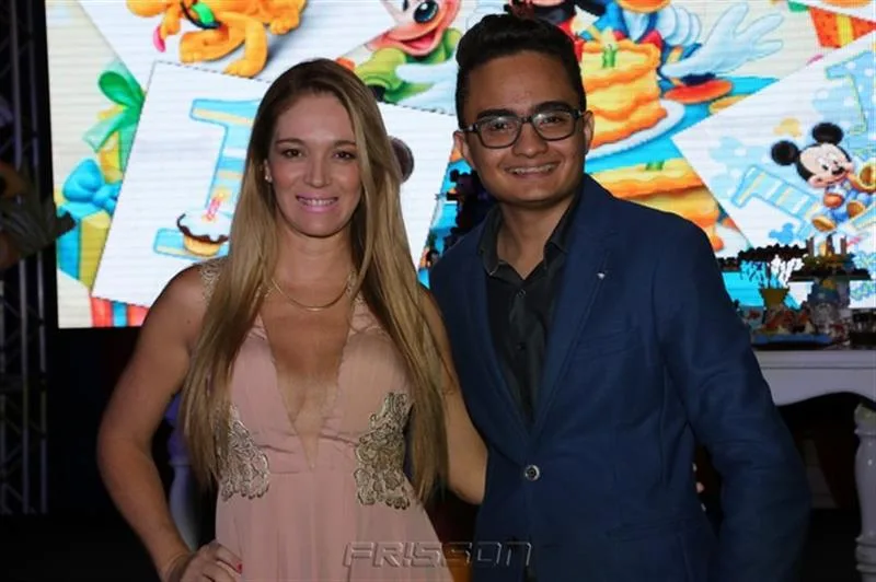 Carla Lourenço e Felipe Araujo