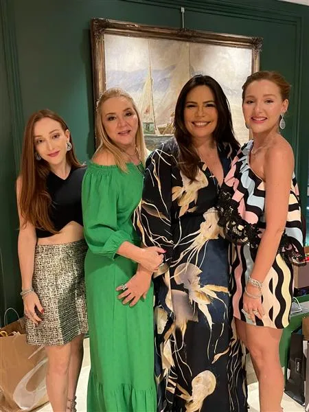 Mariah e Sandra Fujita, Andrea Rios e Larissa Fujita