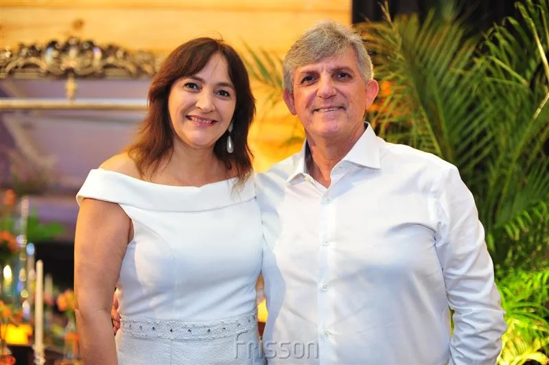 Ana Paula Cartaxo e Almeida Júnior