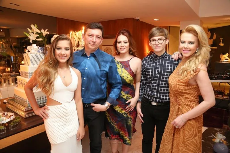 Analiz, Racine, Anik, Thiago e Branca Mourão