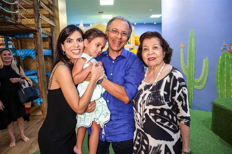 Alessandra, Sara, Eduardo e Edyr Rolim