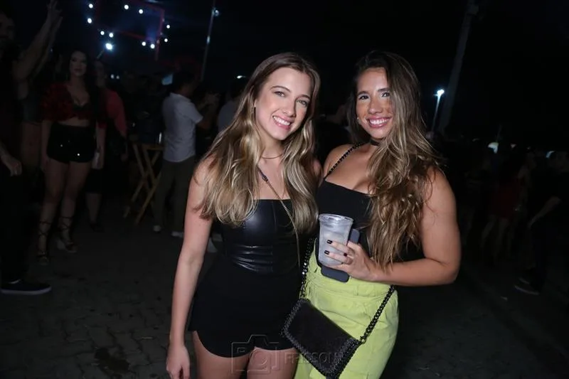 Analiz Mourão e Beatriz Lopes