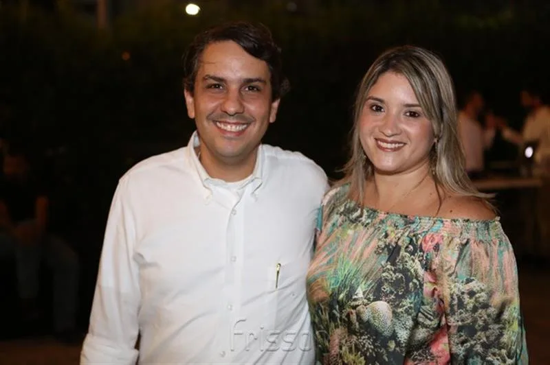 Alan Costa e Mayra Sousa