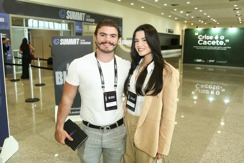 Michael Dias e Ana Clara Tavares