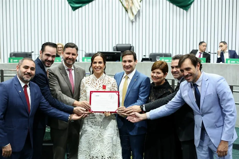 Entrega da Medalha Herbert de Souza para Lia de Freitas