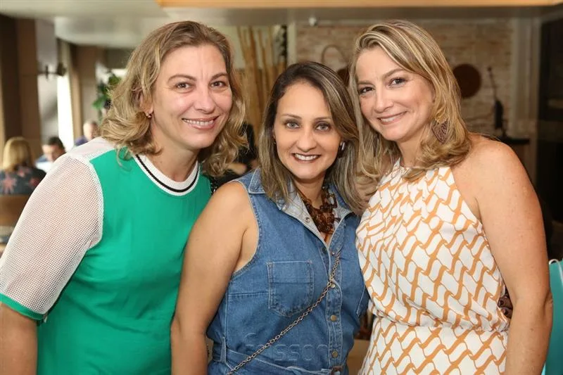 Claudia Navagis, Joyce Guedes e Louise Santos