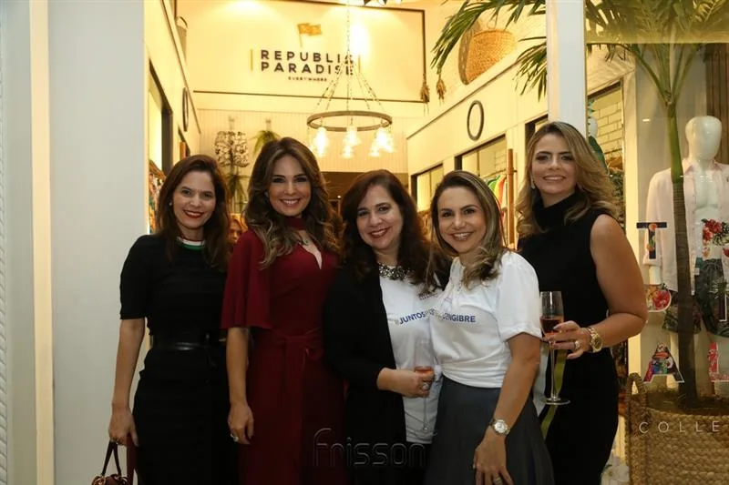 Cristiana Carneiro, Eveline Fujita, Martinha Assunção, Adriana Queiroz e Tais Pinto