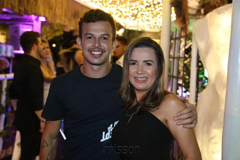 Caio Oliveira e Fernanda Paula