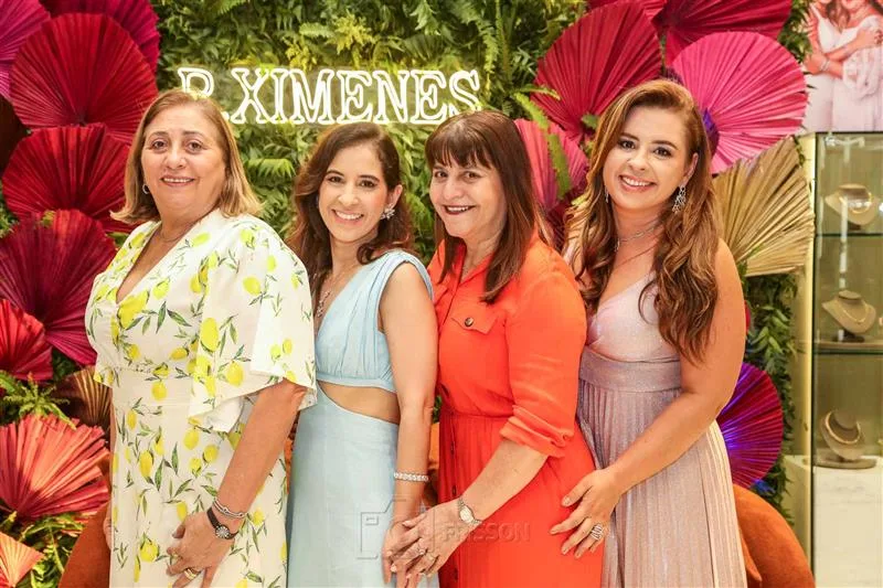 Amelia Lima, Caroline Ximenes, Cida Lemos e Camila Ximenes.