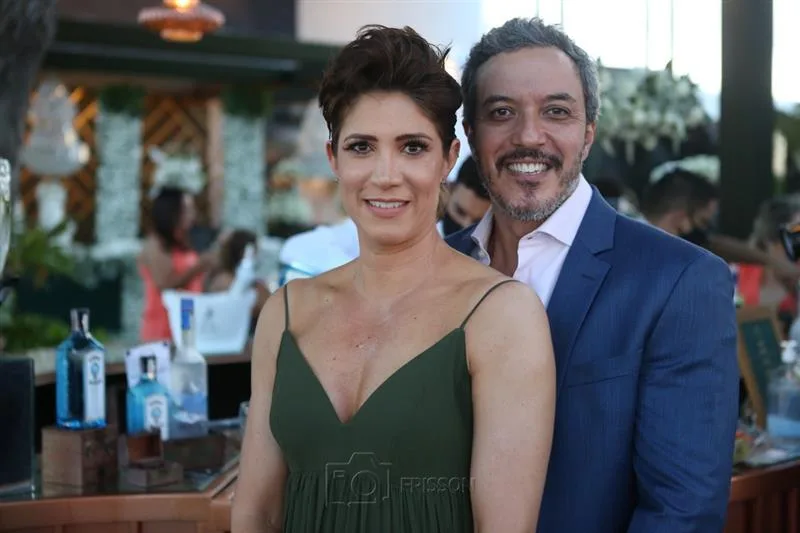Carol Mendonça e Ronald Feijó