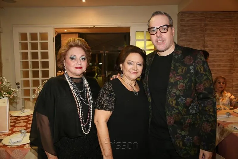 Alessandra e Alysson Aragão com Bárbara Freire