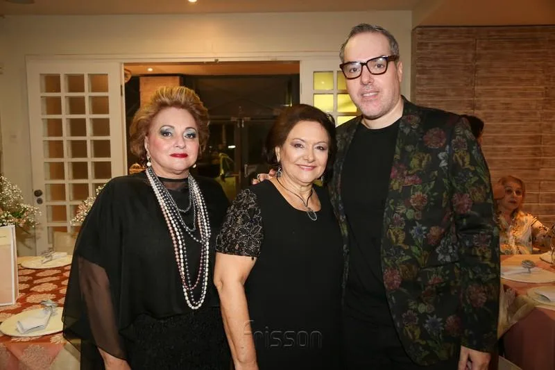 Alessandra e Alysson Aragão com Bárbara Freire