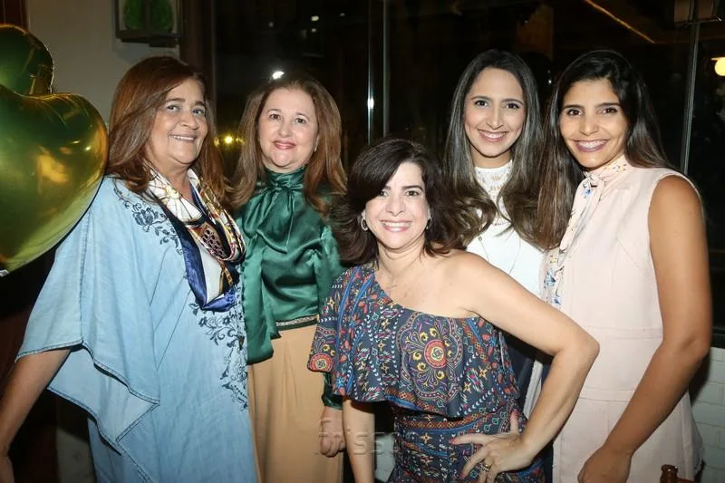 Aniversário Surpresa de Chrystiane Figueiredo