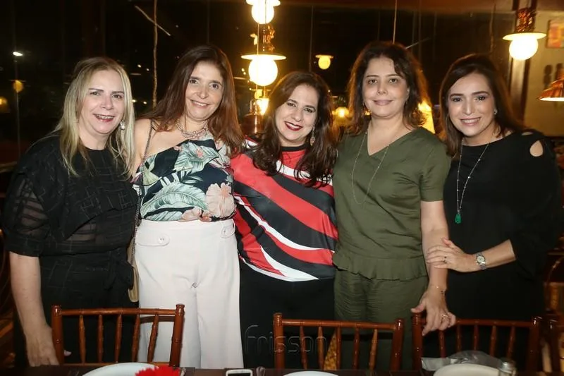 Aniversário Surpresa de Chrystiane Figueiredo