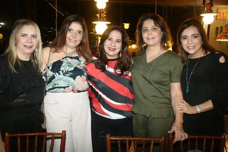 Aniversário Surpresa de Chrystiane Figueiredo