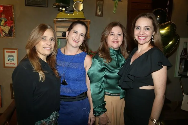 Aniversário Surpresa de Chrystiane Figueiredo