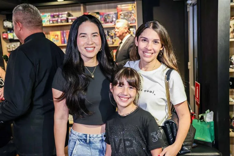 Carol Yamazaki, Antonela e Tarcya Dantas