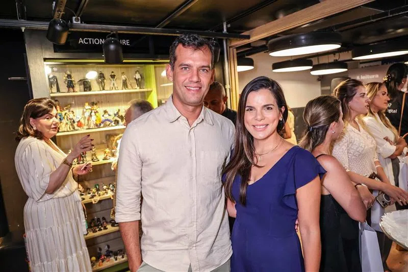Eliézer Feitosa e Lara Rosado