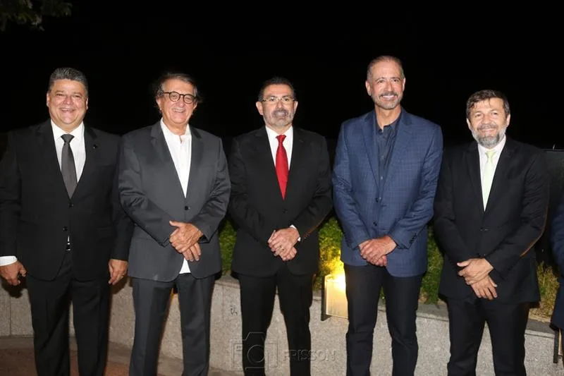 Colombo Cialdini, Arialdo Pinho, Alexandre Pereira, Régis Medeiros e Élcio Batista