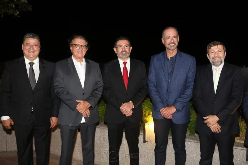 Colombo Cialdini, Arialdo Pinho, Alexandre Pereira, Régis Medeiros e Élcio Batista