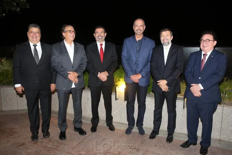 Colombo Cialdini, Arialdo Pinho, Alexandre Pereira, Régis Medeiros, Élcio Batista e Manoel Linhares