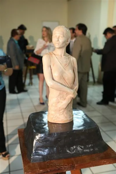 Exposição a um palmo do artista Assis Filho