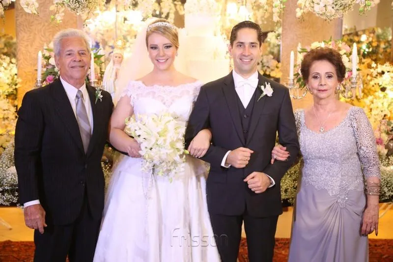 Carlos Eduardo e Marli Jansen com os Noivos