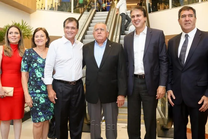 Águeda Muniz, Ana e Beto Studart, João Carlos Paes Mendonça, Camilo Santana e Luiz Gastão